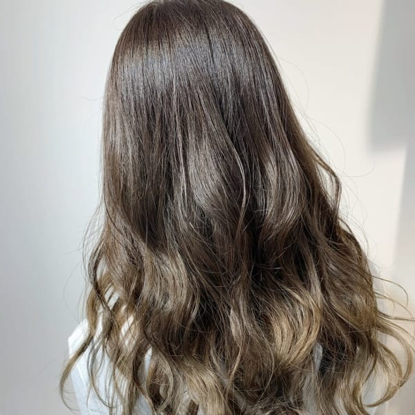 グレージュ×グラデーション