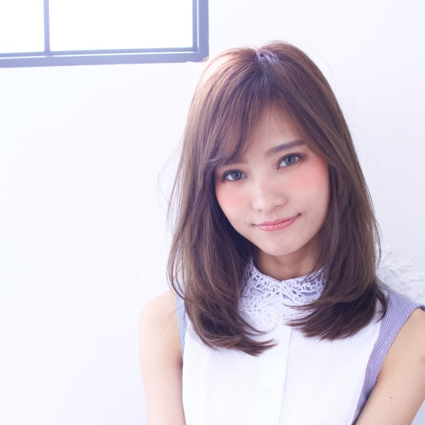 浅井剛史の提案するゆる内巻きセミロング