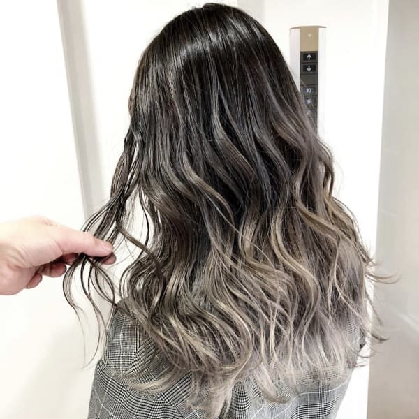 毛先シルバーグラデーション［外国人風カラー］
