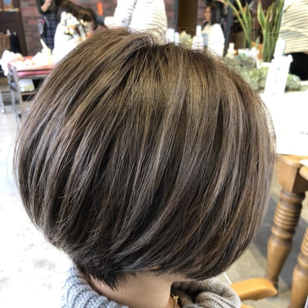 【ハイライト】立体感くびれショート