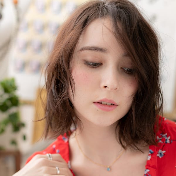 外国人風やわらか質感くせ毛風ふわミディ 無造作