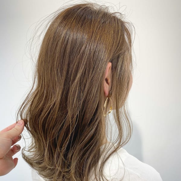 シークレットハイライト×ベージュ|トリートヘアデザイン西船橋店