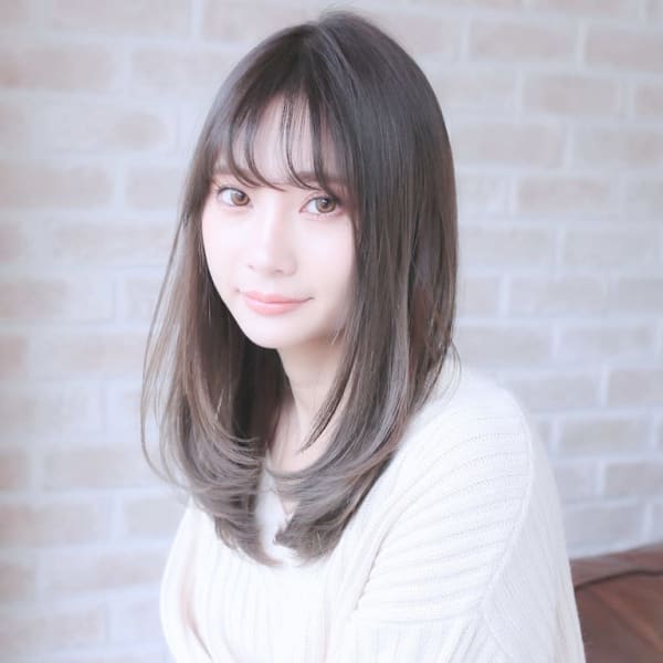 上品さ×大人スタイルのうる艶ロング