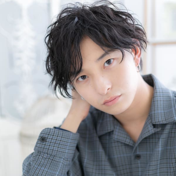 くせ毛風パーマで決める!フェザーマッシュ 1分スタイリング