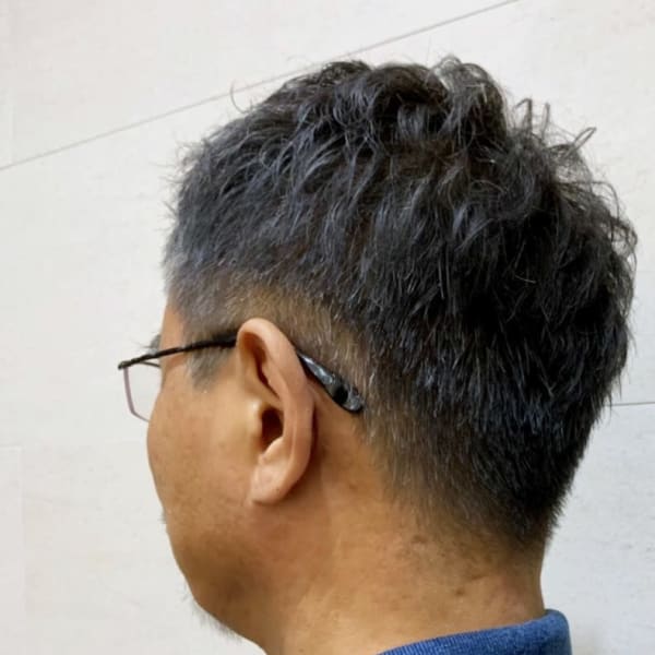 爽やかビジネスマンショート<理容室>