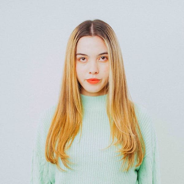 センター分けロングスタイル