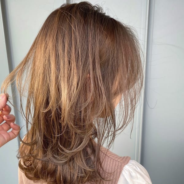 レイヤーカット×ベージュ|トリートヘアデザイン西船橋店