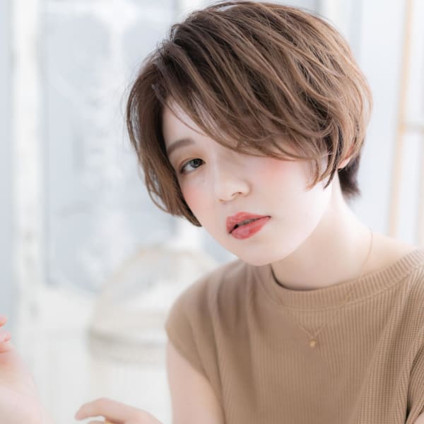 くせ毛風無造作カール…アシンメトリー大人ボブ ルーズ