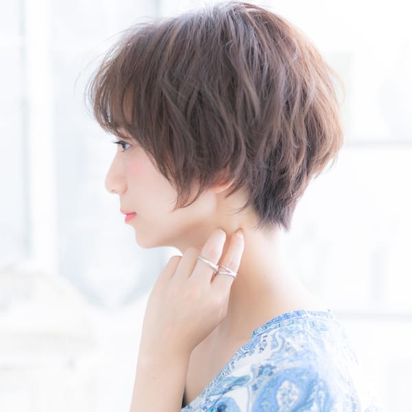 目力UPの斜めバング★くせ毛風前下がりボブ 小顔