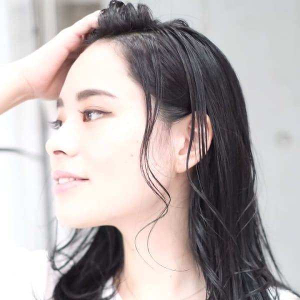 黒髪×カールミディ