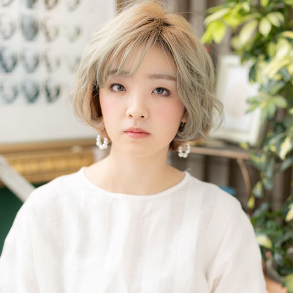 個性的ハイトーン!外国人風エアリーボブ くせ毛風