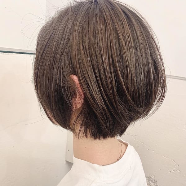 後頭部に丸みのある前下がりショートボブ Neolive aim 横浜店(ネオリーブアイムヨコハマテン)のヘアスタイル 美容院・美容室を