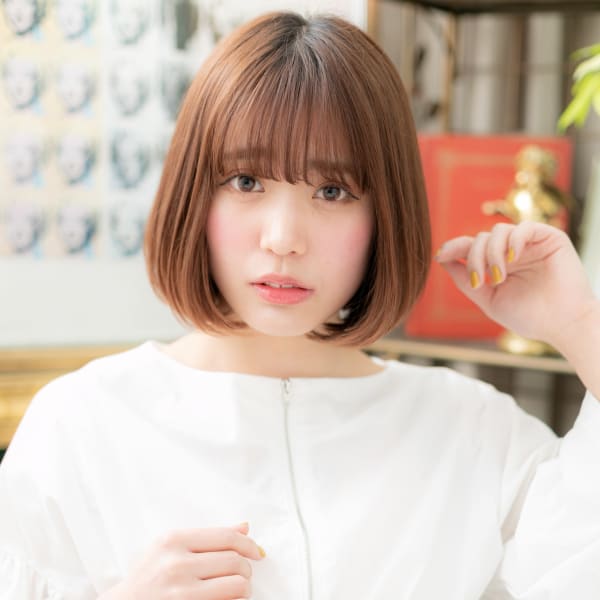 小顔前下がりワンカールボブストレート 毛先パーマ