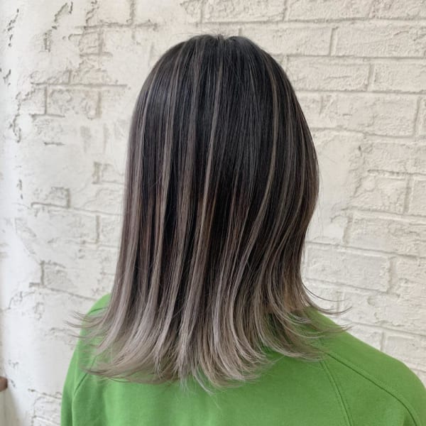 バレイヤージュことりベージュ切りっぱなしボブ2130