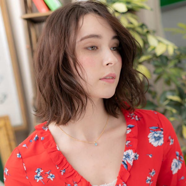 外国人風やわらか質感くせ毛風ふわミディ 簡単スタイリング