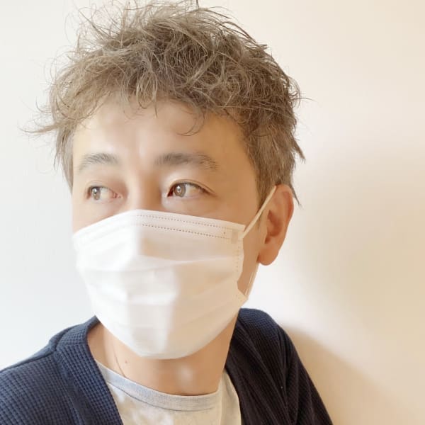 ベージュグレー メンズ毛束感ショート