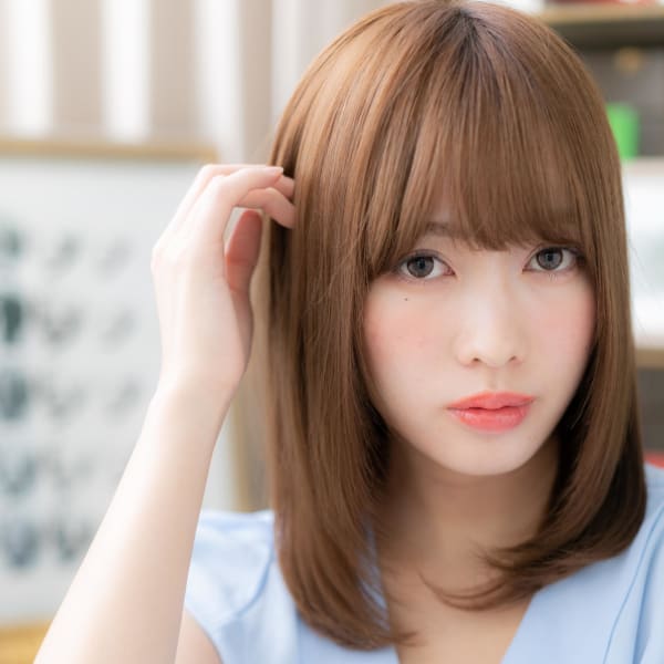 シースルーバングが大人かわいい♪ラブストレート 厚めバング