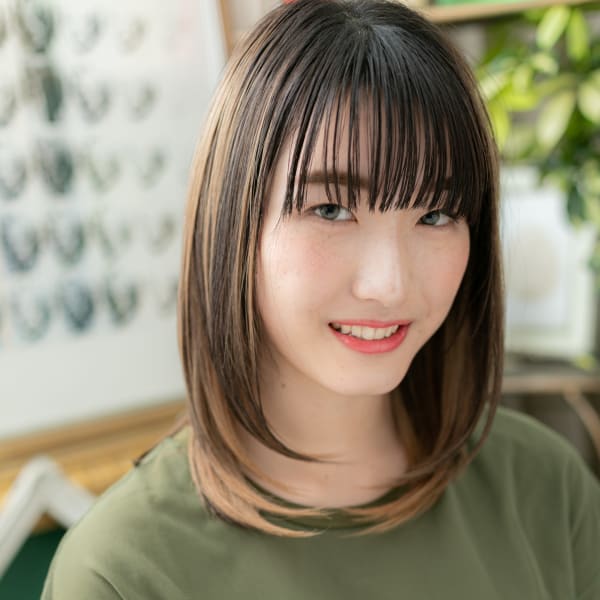 グラデーションカラー★個性的小顔セミディ トリートメント