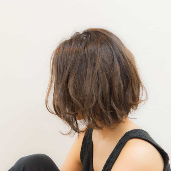 ボブ 【 外ハネ × 耳かけ 】