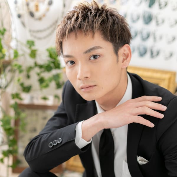 デコ出し&ハイトーンのモテ束感マッシュ ツーブロック|COVER HAIR bliss【カバーヘア ブリス】上尾/上尾西口店