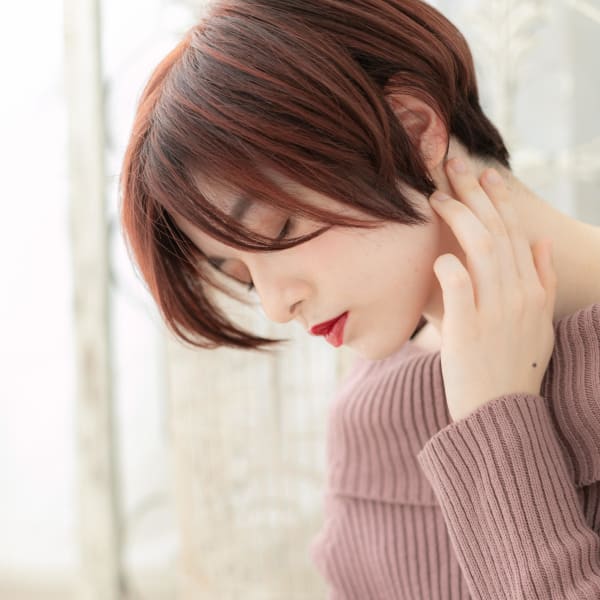 個性的外国人風カラー…小顔前下がりボブ　大人かわいい