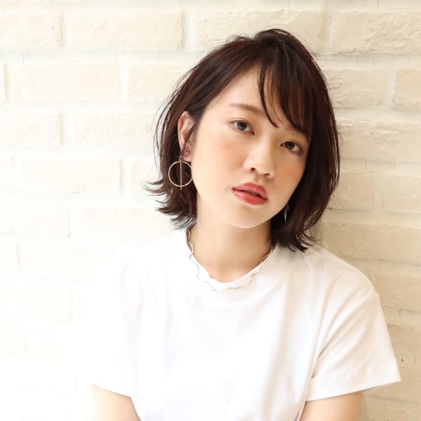 大人カジュアルな外ハネショートボブ