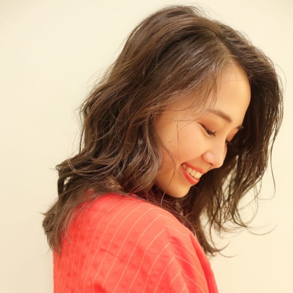 30 40代必見 井川遥さん風ミディアムスタイル Beautrium 銀座265 ビュートリアム のヘアスタイル 美容院 美容室を予約するなら楽天ビューティ