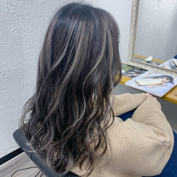 立体感！ハイライトカラー|Re charm by anyhow 長岡南七日町店