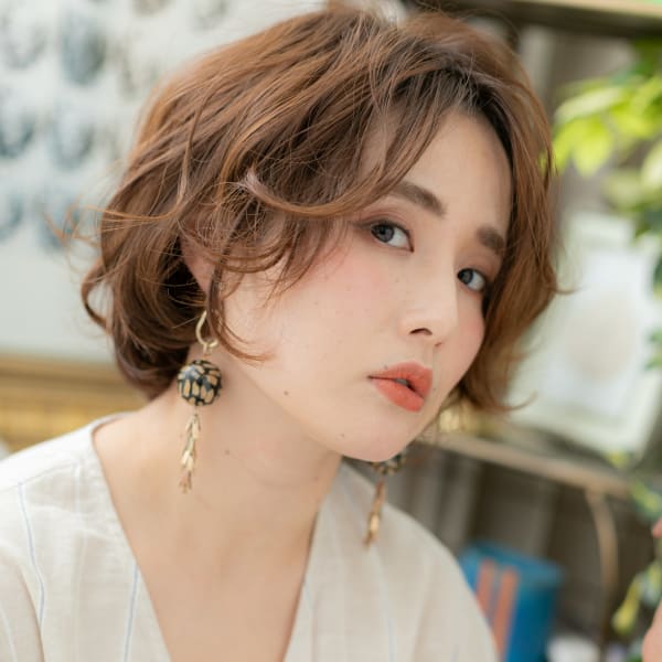 MIXパーマで作るくせ毛風リラックスショート 小顔
