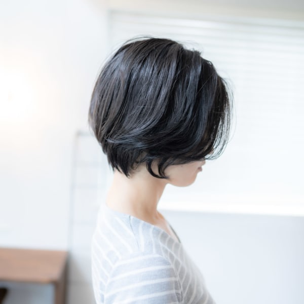 ★ネイビーアッシュのハンサムショートは大人の魅力★
