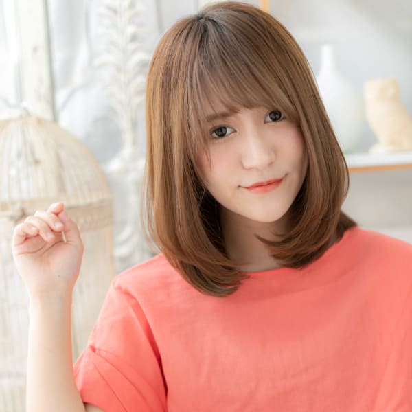 外国人風グラデーション小顔ワンカールミディ 厚めバング