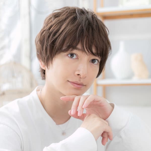 マット質感で優し気サイドパートショート くせ毛風パーマ