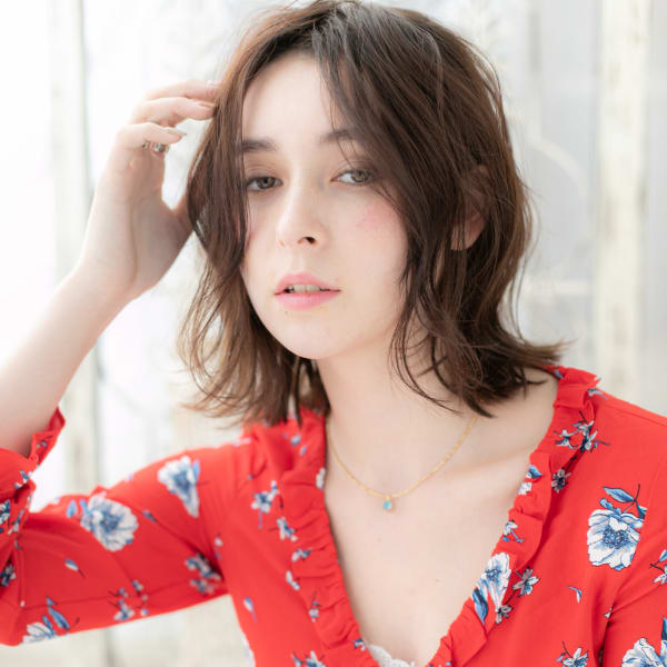 外国人風やわらか質感くせ毛風ふわミディ　似合わせカット