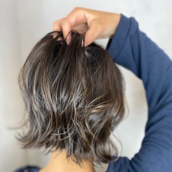 シークレットハイライト 透明感カラー  外はねボブ ボブ