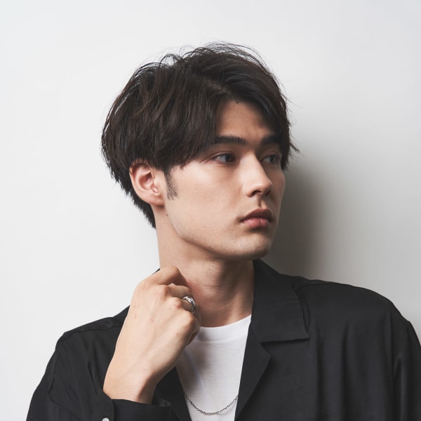 20代、30代に人気のツーブロック、センターパート|クロードモネ H2O・AVEDA 渋谷ヒカリエshinQs店