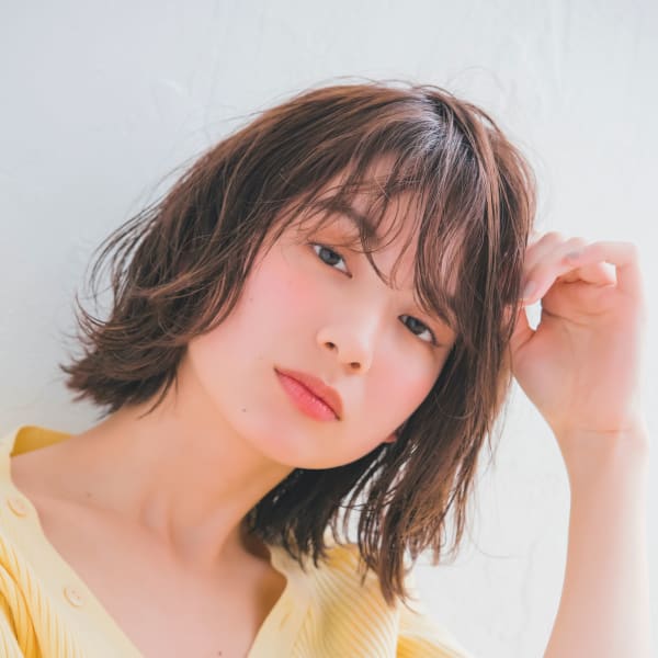 透け感が魅力の大人っぽいボブ