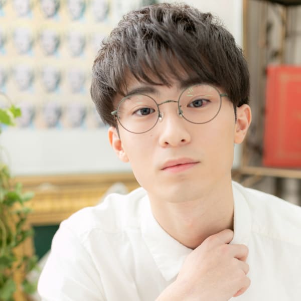 好感度！スタイルUPメンズツーブロック　くせ毛風パーマ