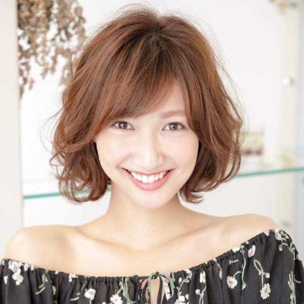 オトナ可愛いふんわりショート