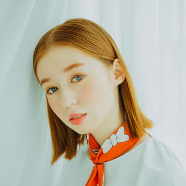 ストレート切りっぱなしボブ