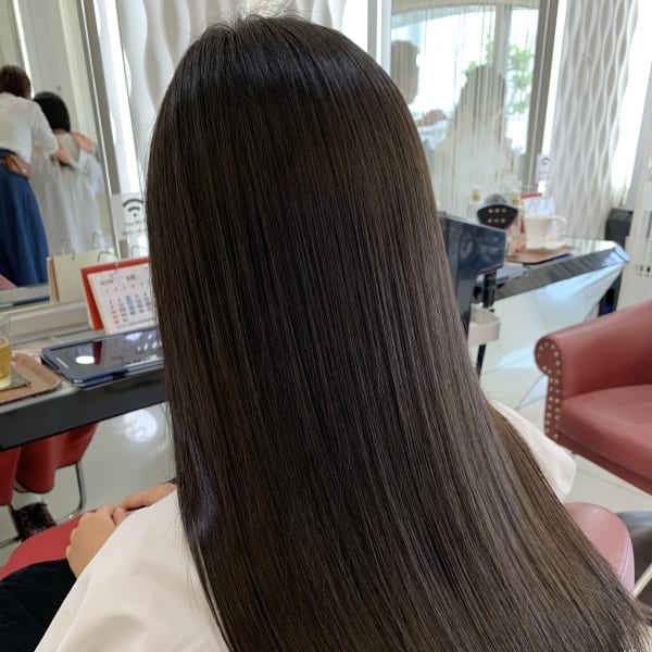 【QUALIS】まとまりとツヤを与える水素トリートメント