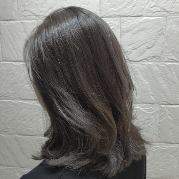グレージュ・ミディアム|each hair＆total beauty