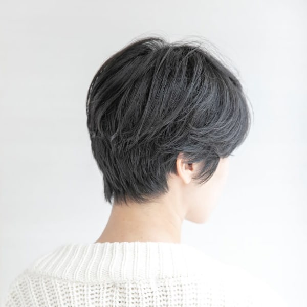 黒髪ショート