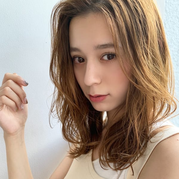 【山田】センターパート小顔ヘルシーレイヤー無造作カール