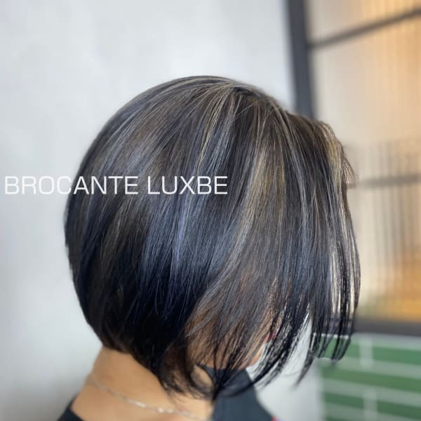 ハイライト 外国人風 ショートボブ シルバー   