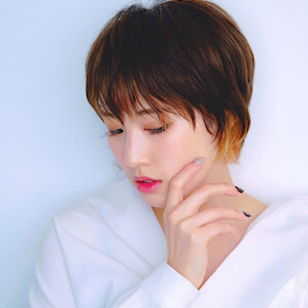 インナーカラー×ショートヘア