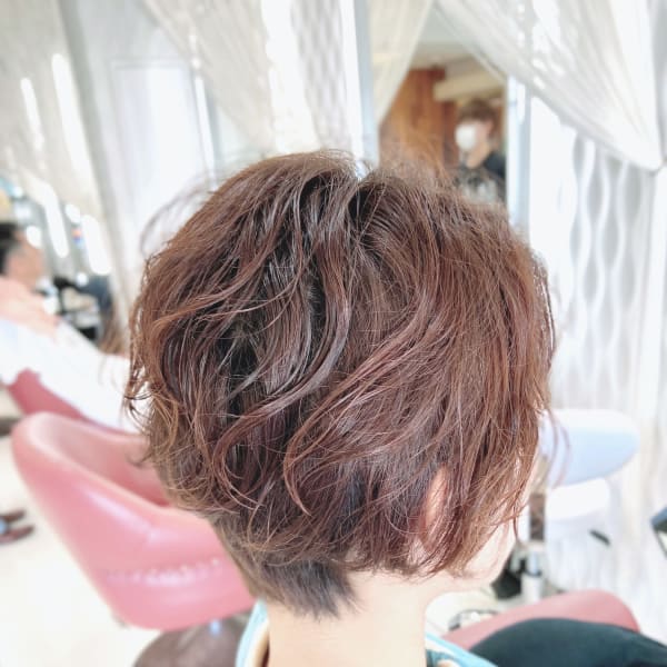 《QUALIS》20代30代ショートボブシルエットパーマ