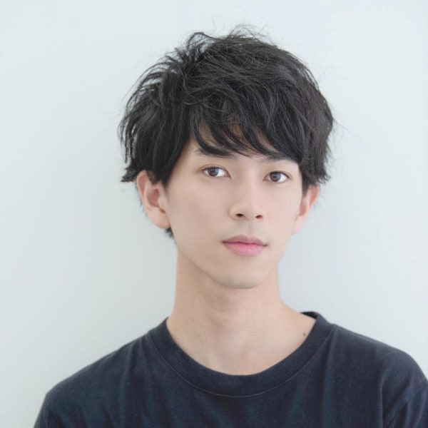 くせ毛風パーマの無造作スタイル