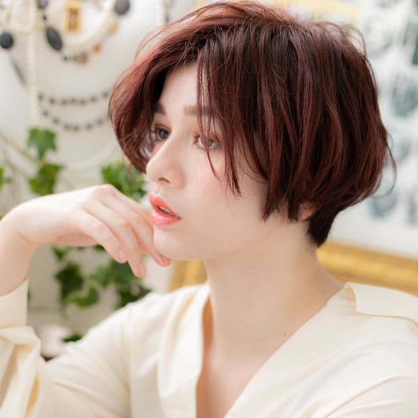 ピンクラベンダー小顔センターパート大人ボブ 外人風カラー