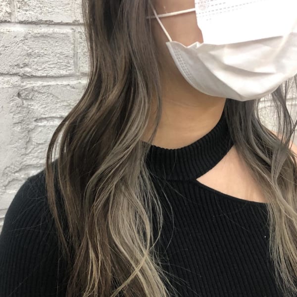 外国人風ホワイトベージュインナーカラー7014