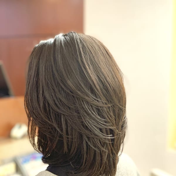 【QUALIS】ウルフミディアムレイヤー/黒髪/ツヤ髪